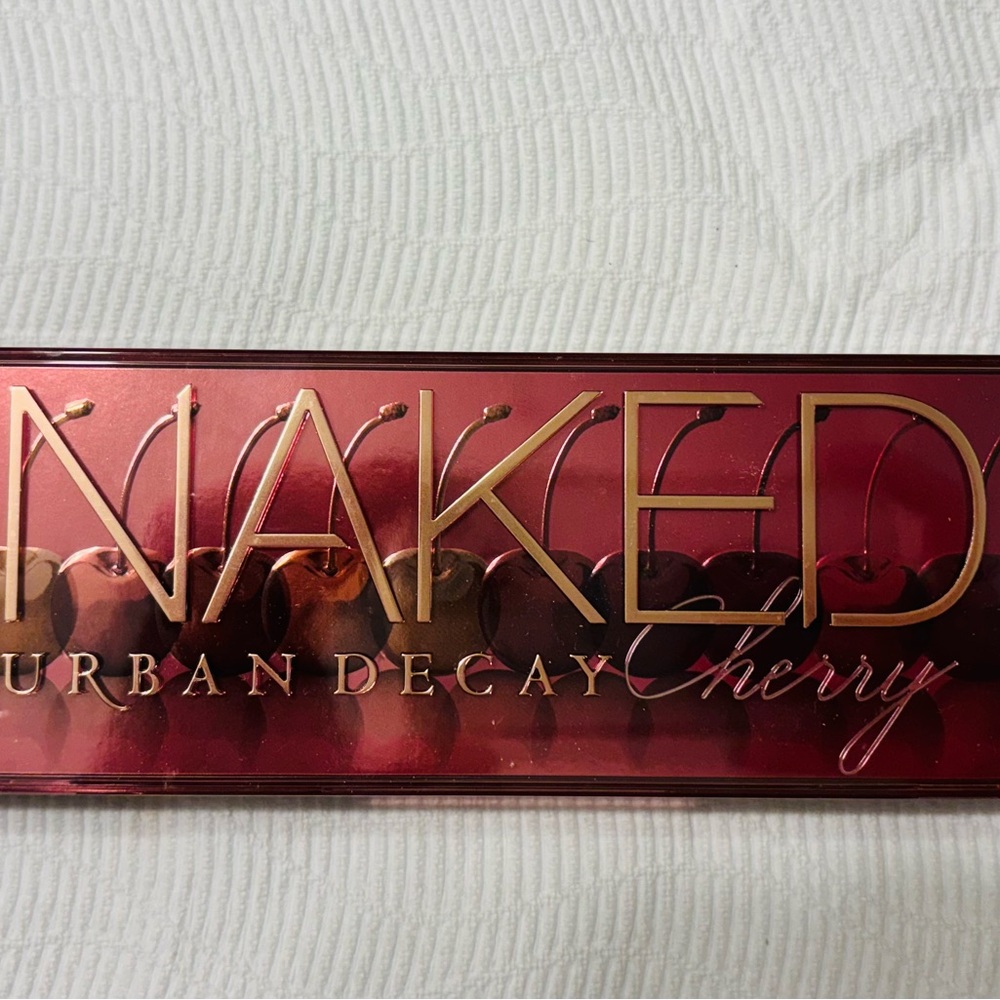 Urban Decay Naked Cherry Palette - Rich Berry and Gold
